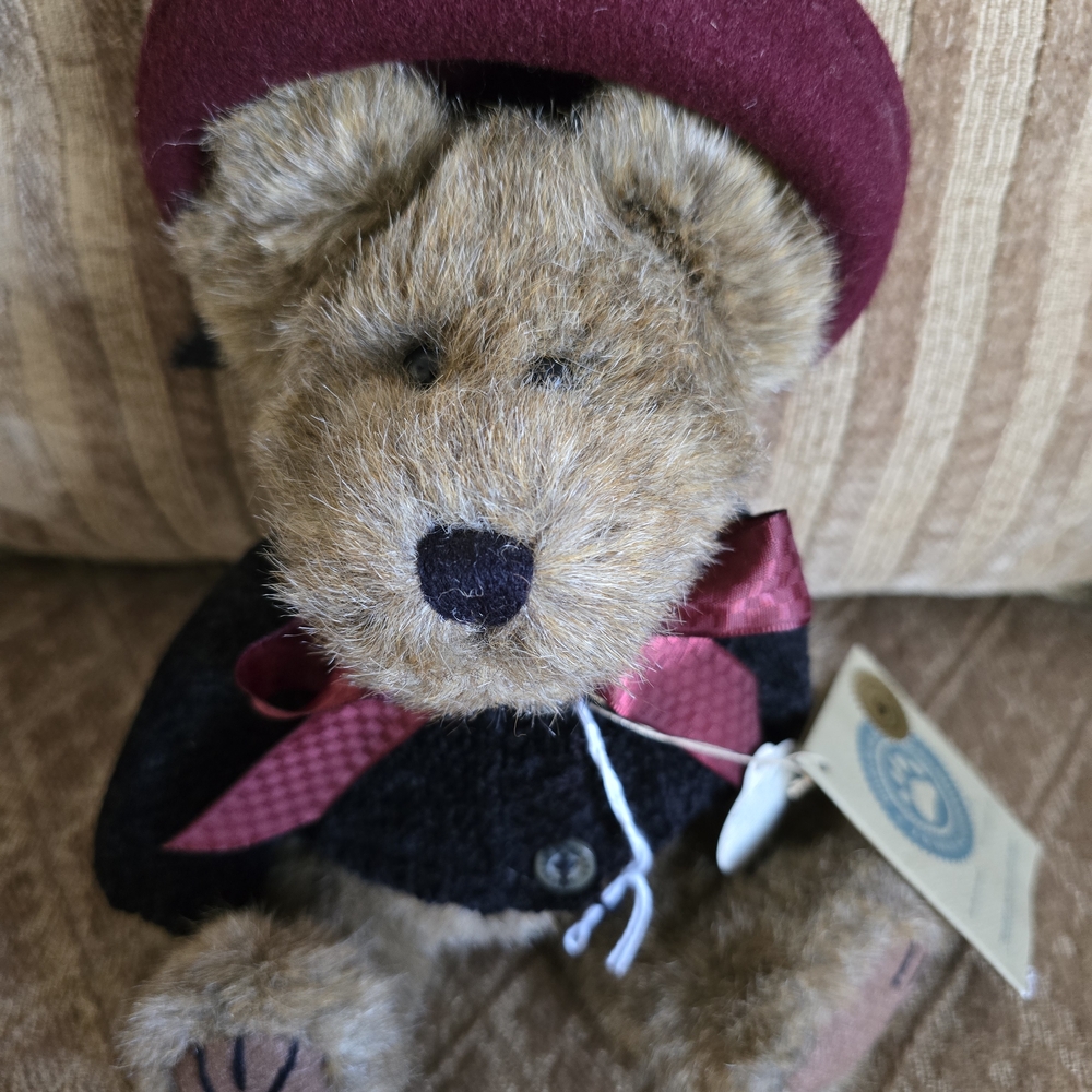 Boyd's Jointed Bear "Madeline Willoughby" 20th Anniversary #918333